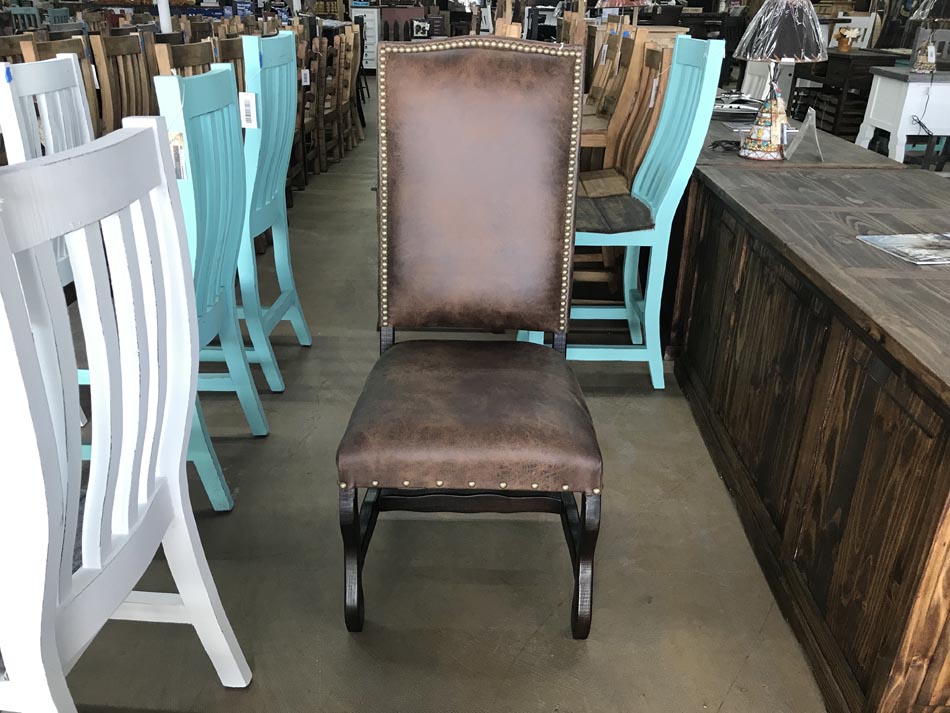 Classic dining chair with a traditional style, available at Rustic Furniture Warehouse in Lubbock.